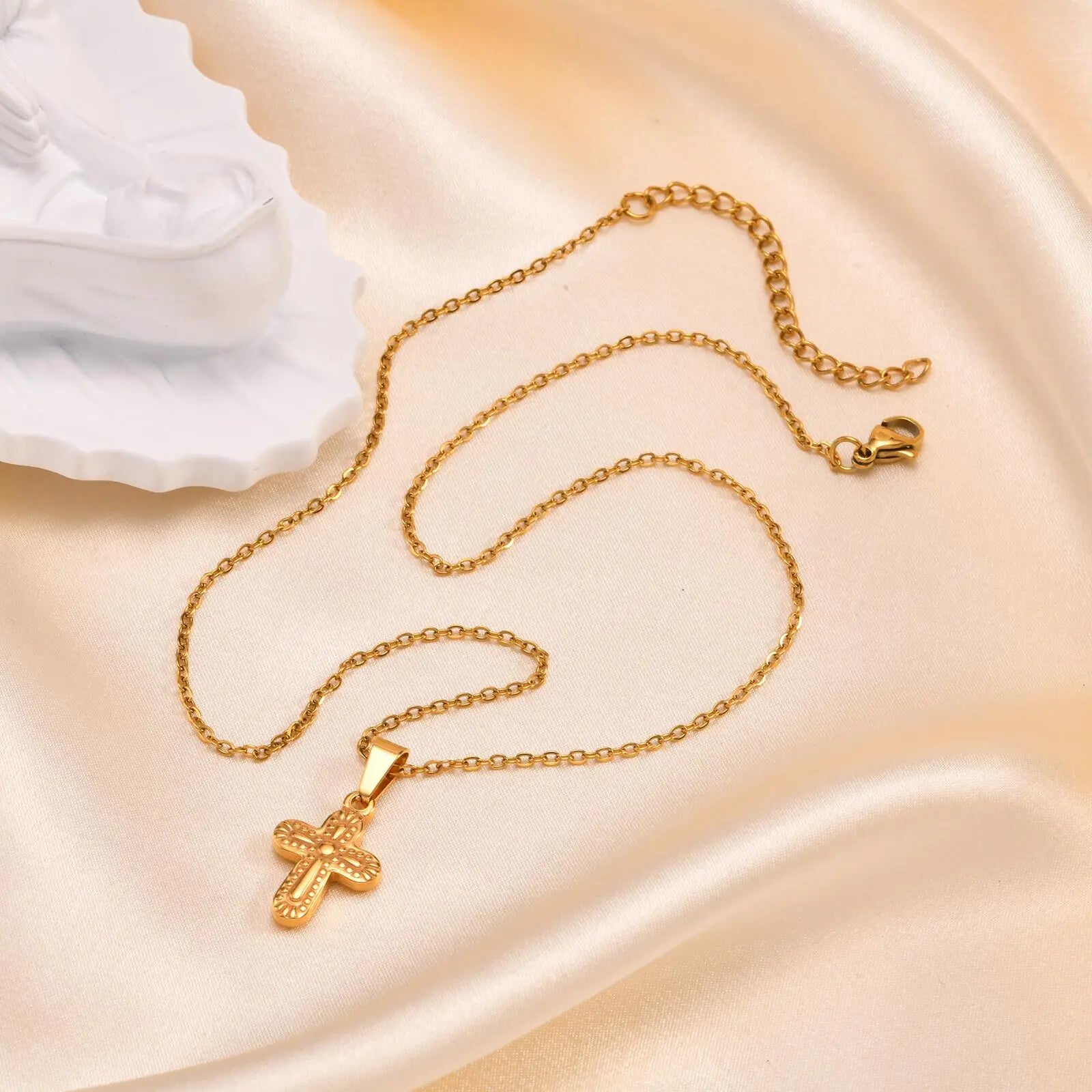 Collier Femme Croix Chrétienne