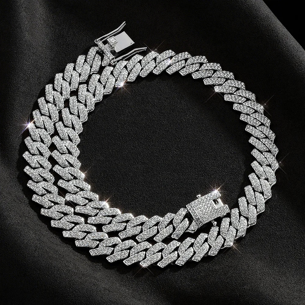 Collier Chaîne Cubaine Dorée avec Strass – Look Tendance et Brillant