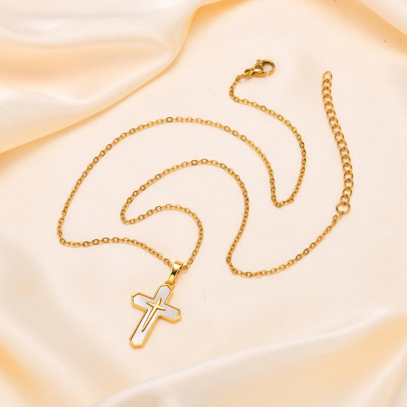 Collier Femme Croix Chrétienne